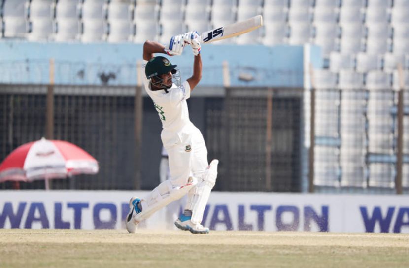 সাদা পোশাকে মিরাজের প্রথম সেঞ্চুরি