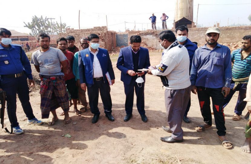 সুন্দরগঞ্জে ৫ ইটভাটায় জরিমানা 