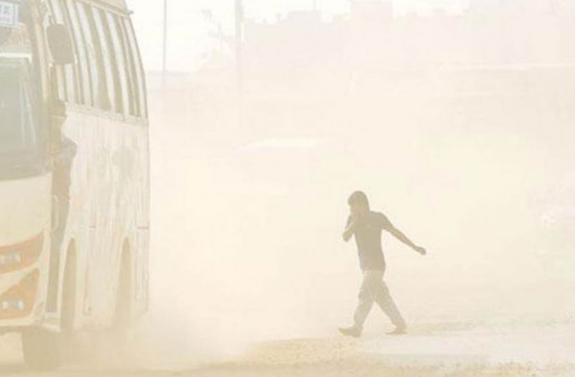 রাজধানীর প্রবেশমুখে পানি ছিটানোর নির্দেশ হাইকোর্টের