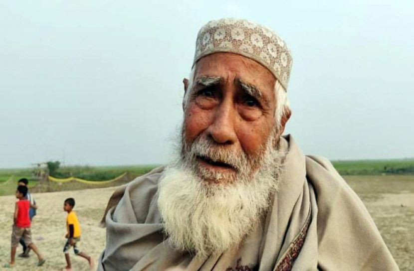 সাবেক চেয়ারম্যানের দাপটে অসহায় ৯০ বছরের বৃদ্ধ