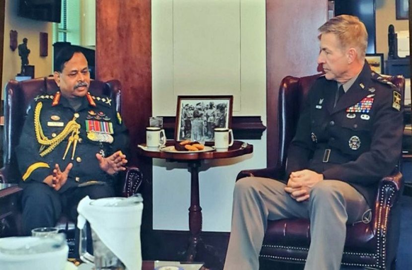 মার্কিন সেনাপ্রধানের সঙ্গে জেনারেল আজিজের বৈঠক