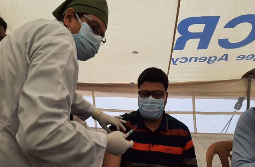 বোয়ালমারীতে করোনার প্রথম টিকা নিলেন ইউএনও