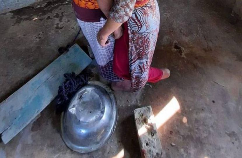 সাতক্ষীরায় এক রশিতে নারী-পুরুষের ঝুলন্ত লাশ