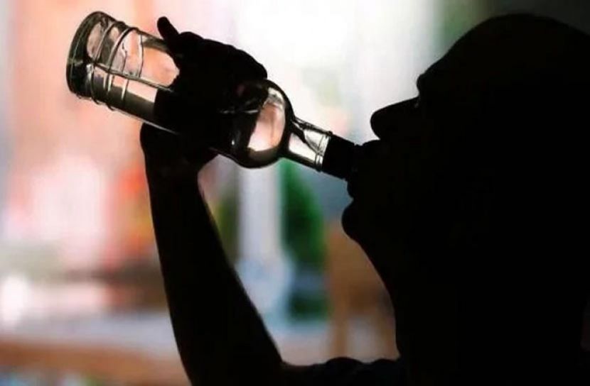 খুলনায় বিষাক্ত অ্যালকোহল পানে যুবকের মৃত্যু