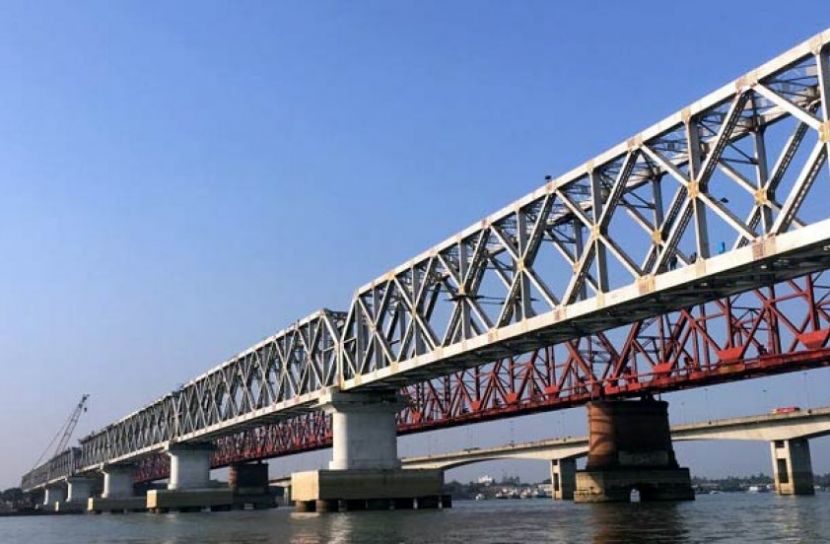 মেঘনার তীরে দখলের মহোৎসব,  হুমকিতে তিন সেতু