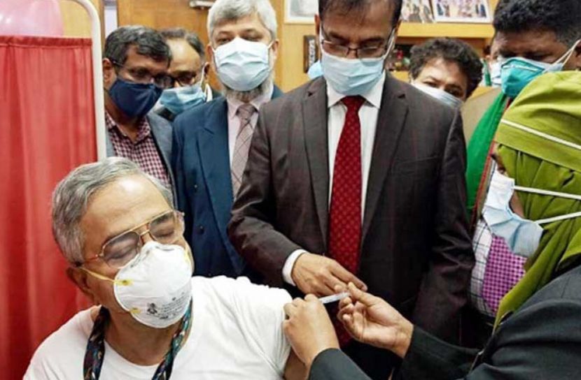 করোনার টিকা নিলেন ৫৫ বিচারপতি