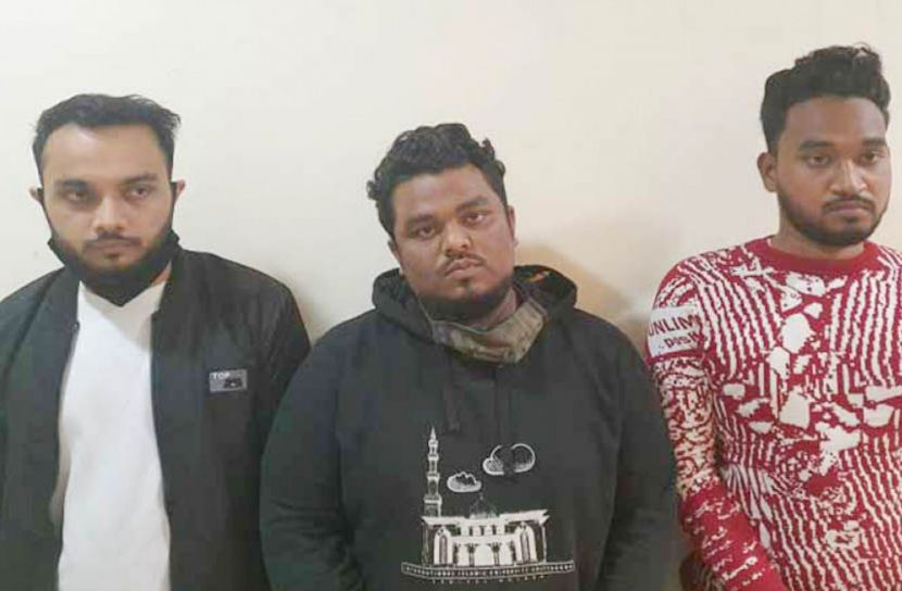 মডেলিংয়ের প্রলোভনে প্রতারণা, গ্রেফতার ৩