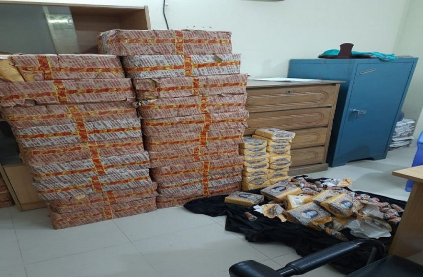 বড়লেখায় ভারতীয় অবৈধ বিড়িসহ প্রাইভেটকার জব্দ