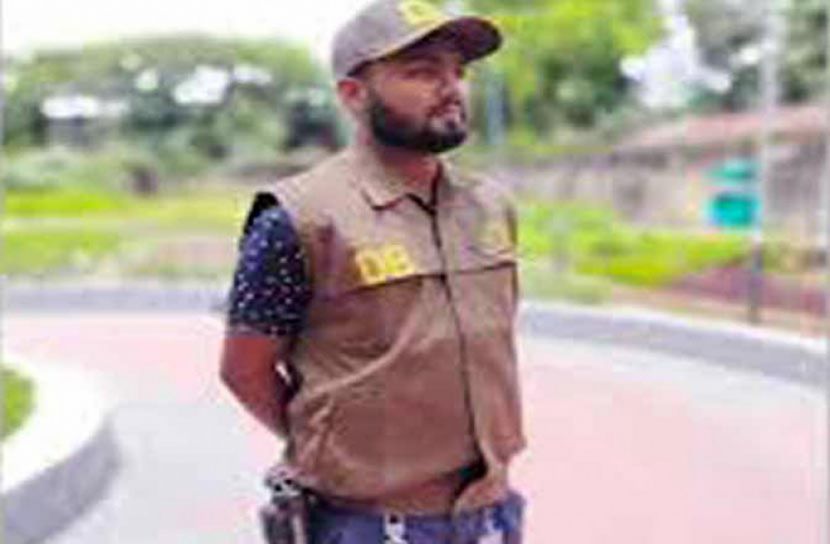 বাড়ি থেকে তুলে নিয়ে টাকা আদায়, ৬ পুলিশ কারাগারে