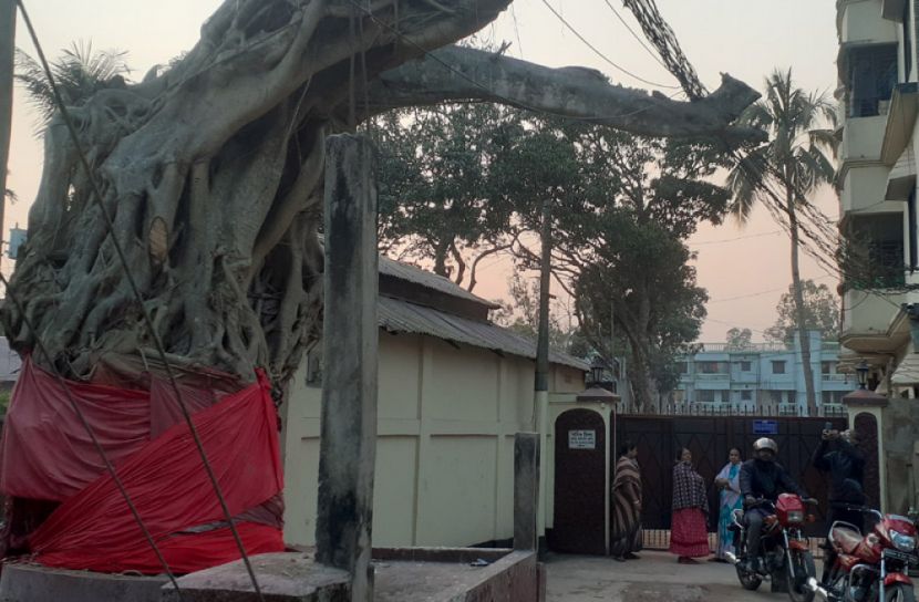 প্রবাসীকে নিয়ে অপপ্রচার : এলাকাবাসীর নিন্দা