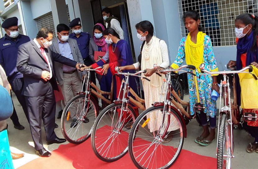 `নারীদের নিজ যোগ্যতায় অসম্ভবকে সম্ভব করতে হবে'