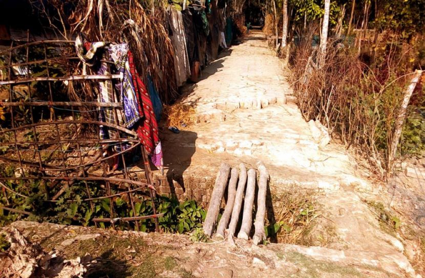 দুই যুগেও সংষ্কার হয়নি সড়কটি, চলাচলে অনুপযোগী