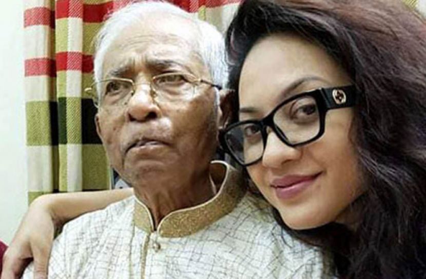 মারা গেলেন তারিনের বাবা