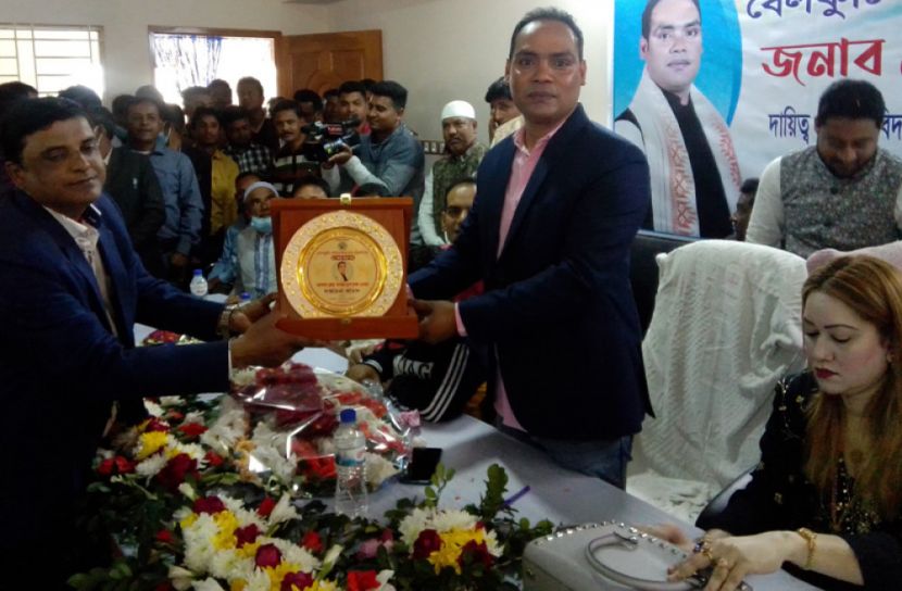 বেলকুচি পৌরসভার নতুন মেয়রের দায়িত্ব গ্রহণ