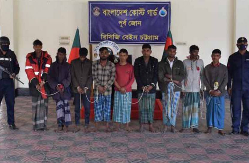 চট্টগ্রাম বন্দরে জাহাজে ডাকাতির চেষ্টা, আটক ৯