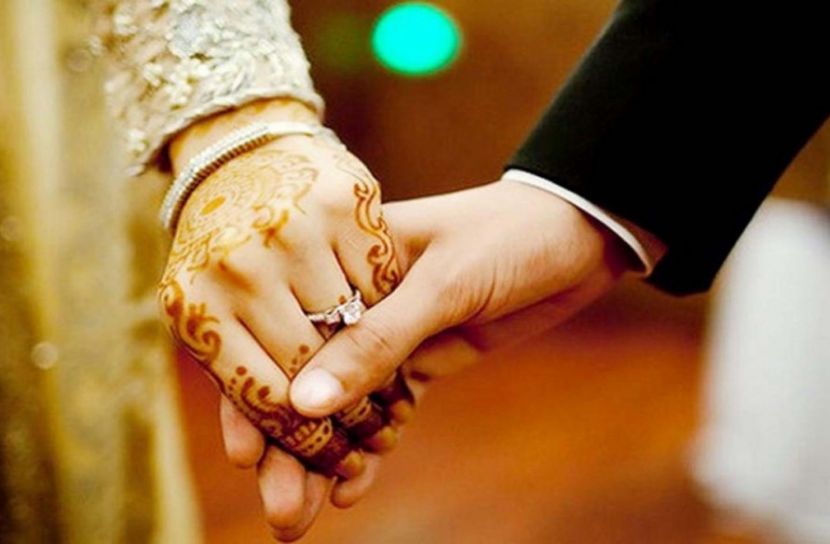 হাত ধরার ভঙ্গিই বলে দিবে সম্পর্কের হাল