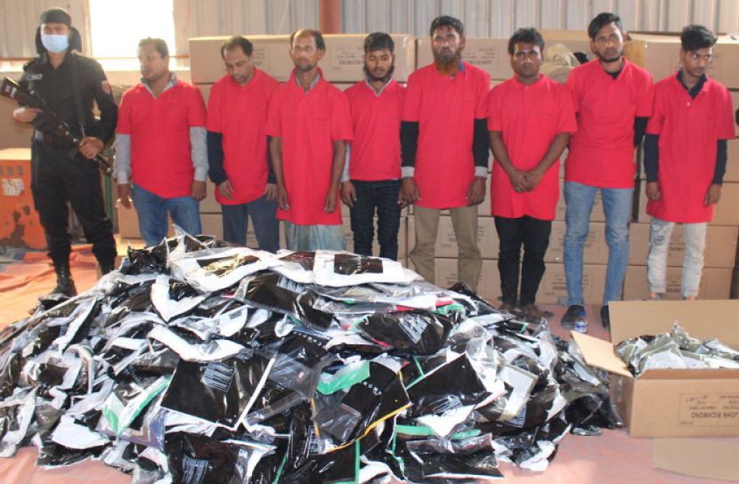 না.গঞ্জে রফতানি পোশাক চুরি চক্রের ৮ সদস্য গ্রেফতার