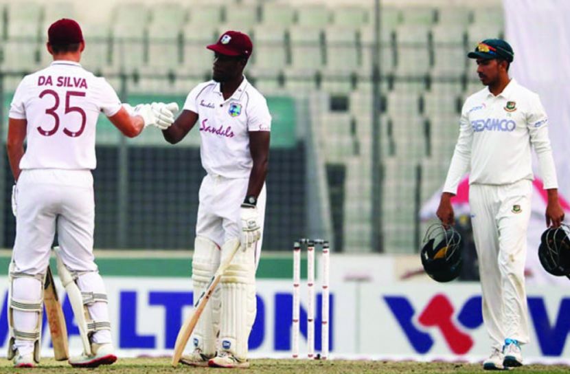 প্রথম দিন বাংলাদেশ-ওয়েস্ট ইন্ডিজ 'সমান-সমান'