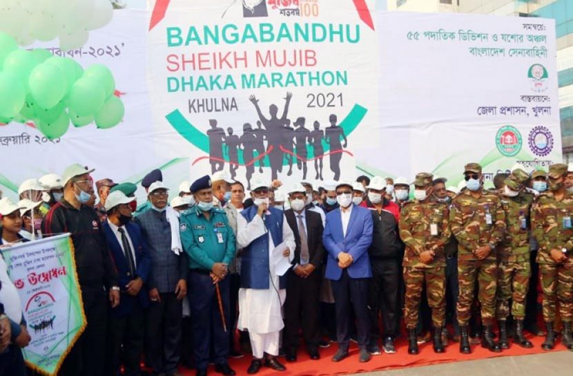 খুলনায় বঙ্গবন্ধু শেখ মুজিব ঢাকা ম্যারাথনের শুভ উদ্বোধন