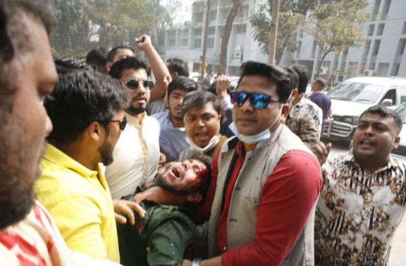 বিএনপির সমাবেশে পুলিশের লাঠিচার্জ