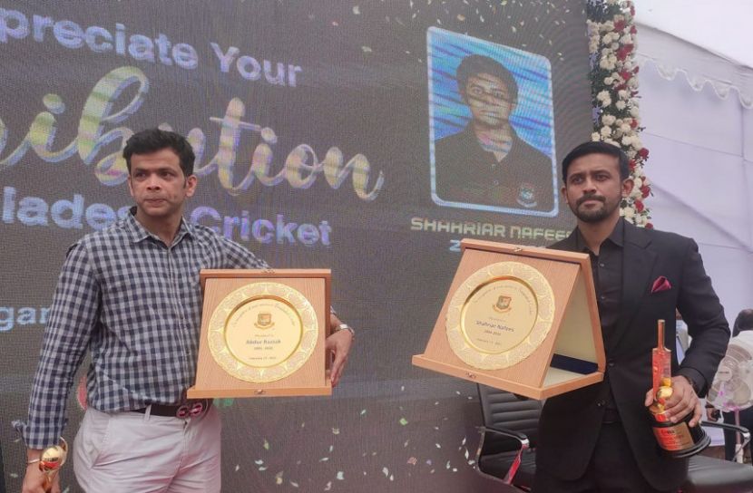 ক্রিকেট থেকে অবসর নিলেন রাজ্জাক-নাফীস