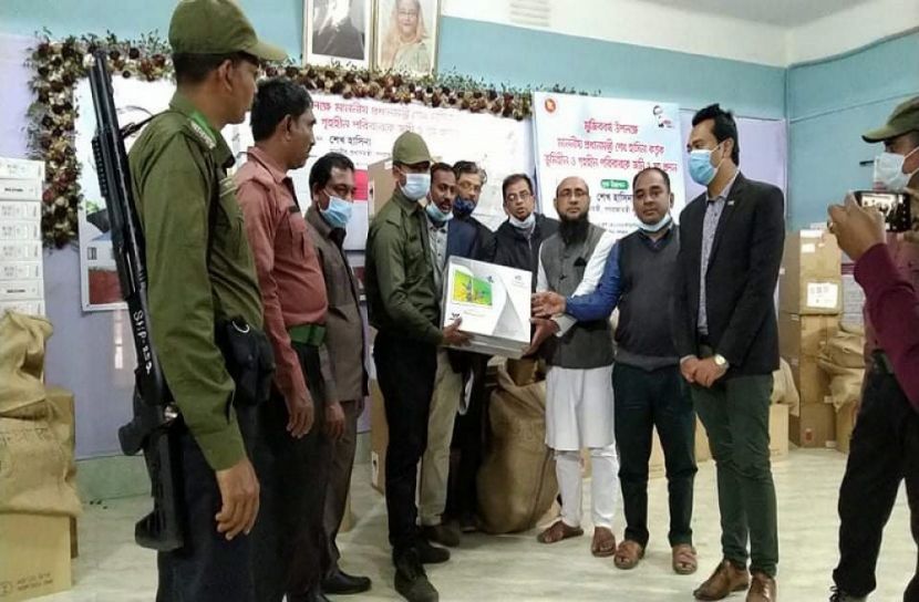 শেরপুর ও শ্রীবরদীতে চলছে নির্বাচনী সরঞ্জাম বিতরণ