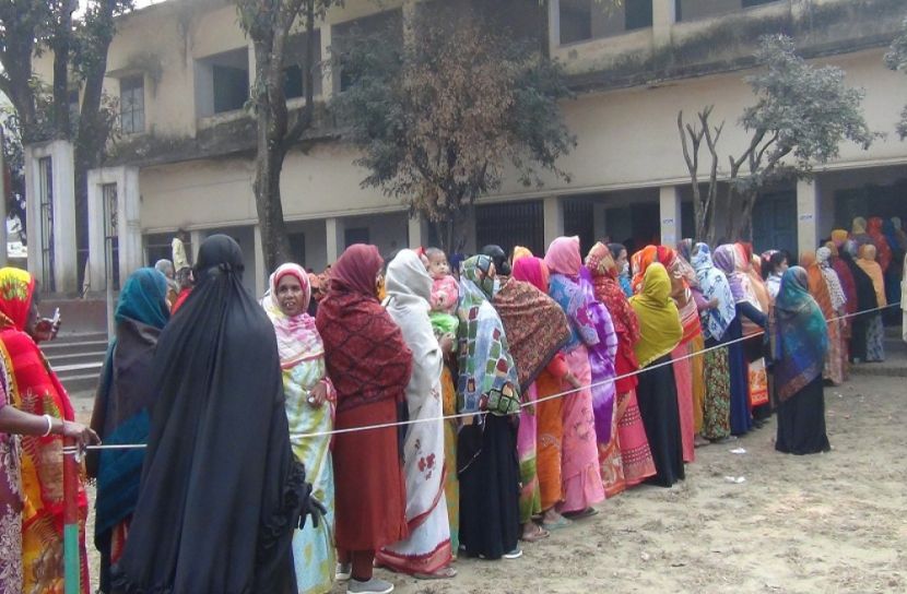 ঠাকুরগাঁওয়ে শান্তিপূর্ণ পরিবেশে ভোটগ্রহণ চলছে