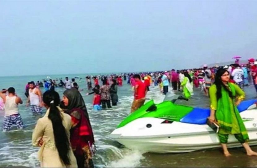 বসন্ত-ভ্যালেনটাইন উদযাপনে কুয়াকাটায় উপচে পড়া ভীড়