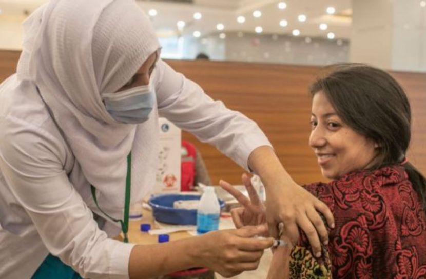 টিকা নিয়ে ৪২৬ জনের পার্শ্বপ্রতিক্রিয়া