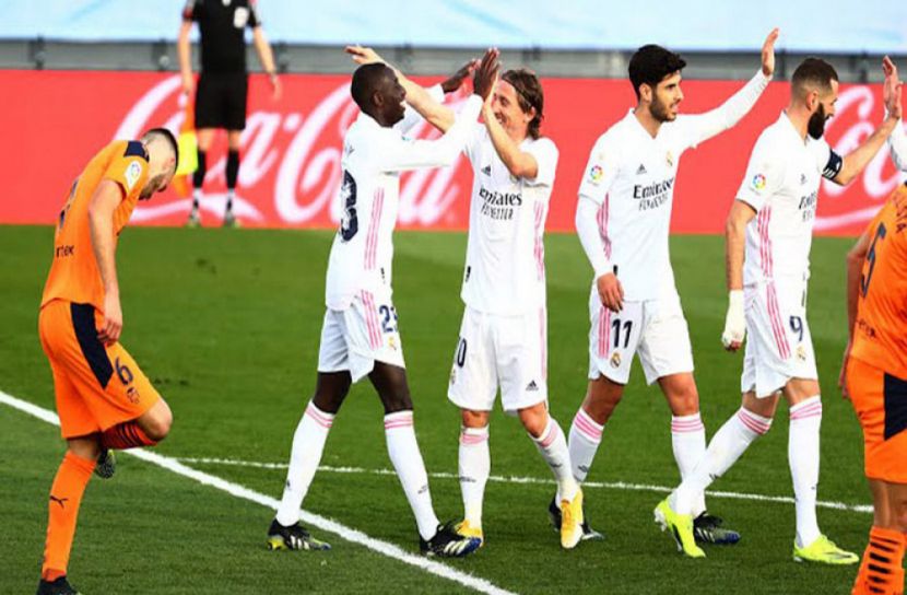 বার্সাকে হটিয়ে দুইয়ে রিয়াল 