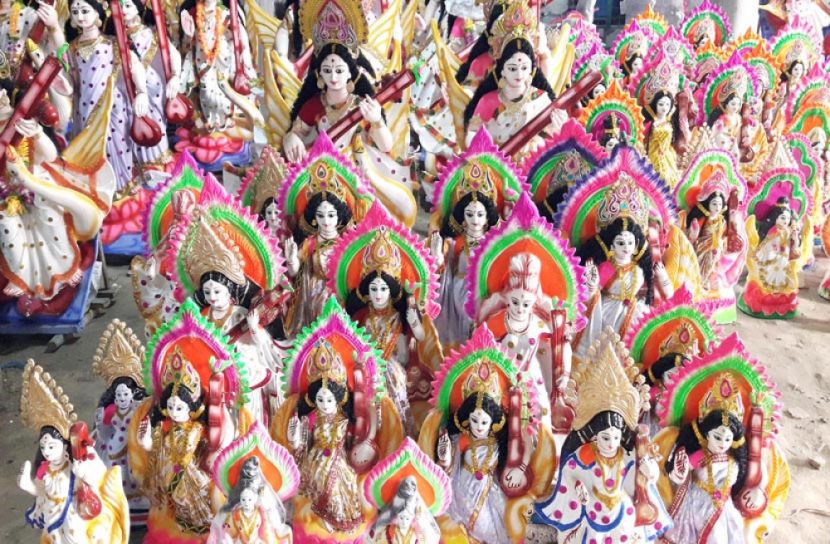 গোপালগঞ্জে বসেছে সরস্বতী প্রতিমার হাট