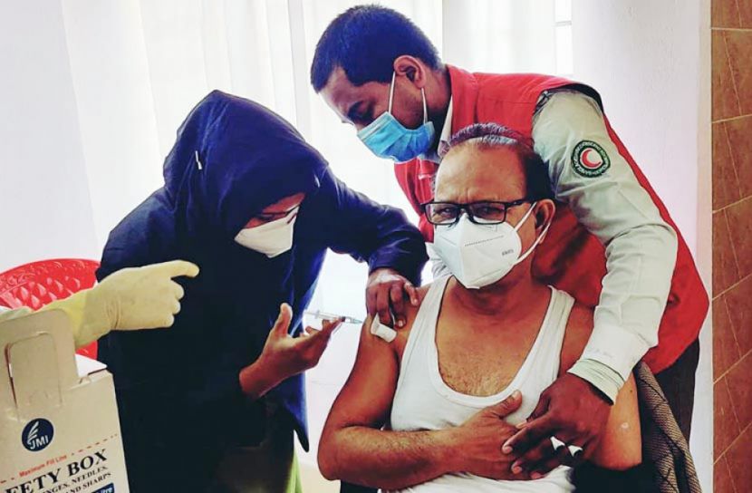 নয় দিনে রংপুর বিভাগে এক লাখ ছাড়িয়েছে টিকা 