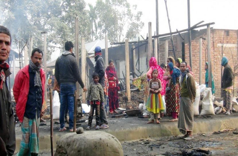 ঠাকুরগাঁওয়ে অগ্নিকাণ্ডে ৪ পরিবারের সর্বস্ব ভস্মীভূত 