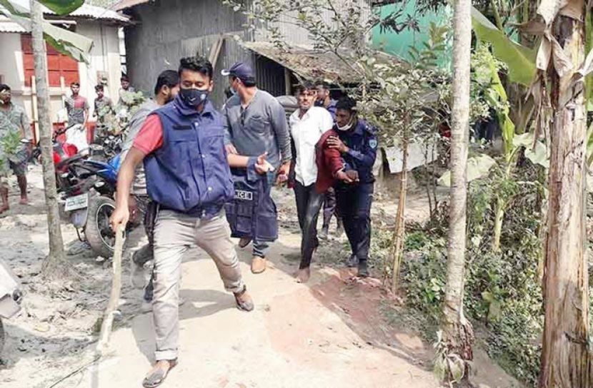 স্ত্রী হত্যার অভিযোগে স্বামী গ্রেফতার