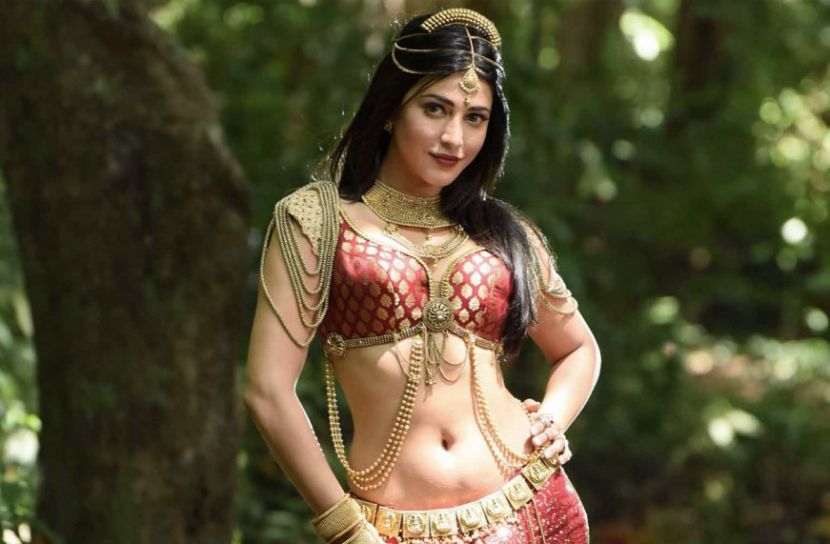 মুখ খুললেন শ্রুতি