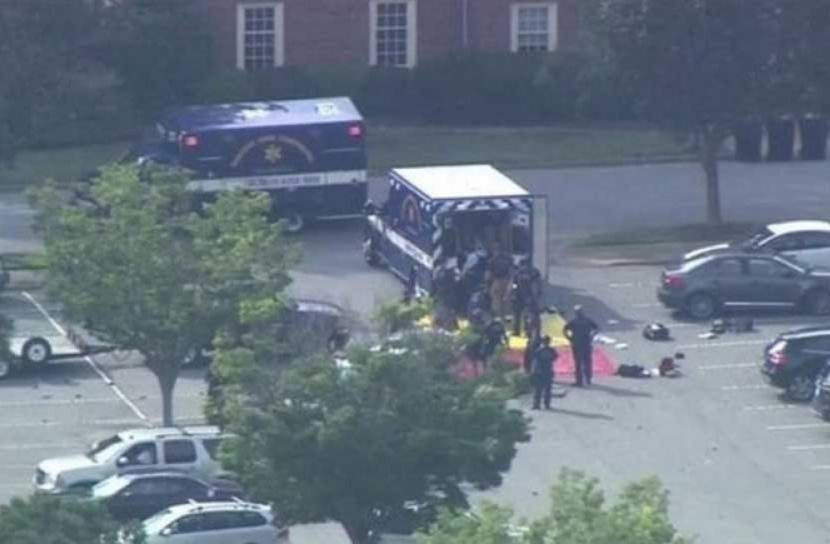 যুক্তরাষ্ট্রে বন্দুকধারীর হামলায় ৮ জন গুলিবিদ্ধ