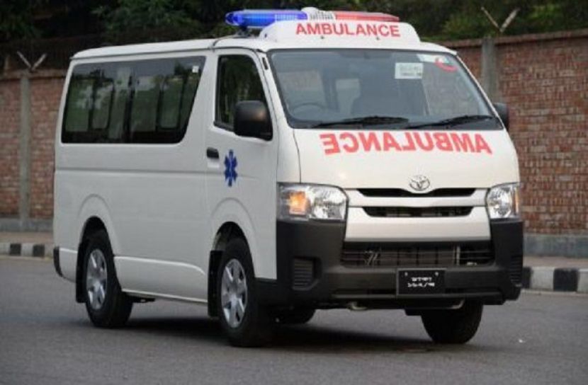 অচল অ্যাম্বুলেন্স: সেবা থেকে বঞ্চিত রোগীরা