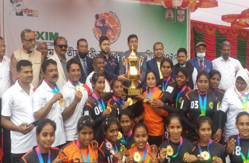 নারী হ্যান্ডবল প্রতিযোগিতা: চ্যাম্পিয়ন বাংলাদেশ আনসার