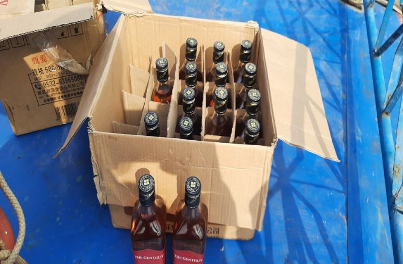 মোংলায় বিদেশি মদসহ জালিবোট জব্দ