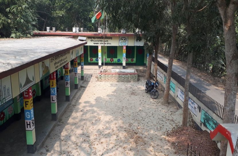 বোয়ালমারীর ৬৮টি শিক্ষা প্রতিষ্ঠানে নেই শহীদ মিনার!