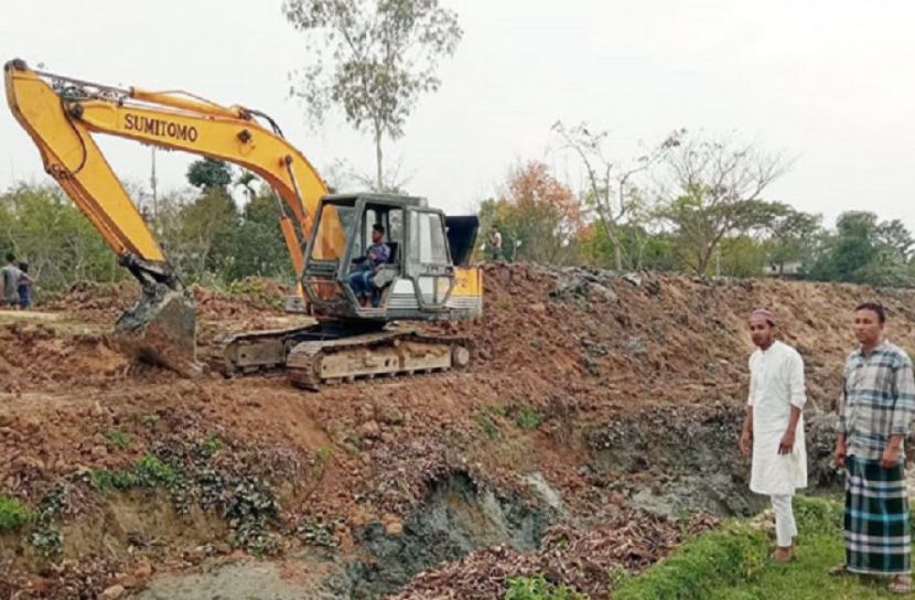 প্রবাসীদের অর্থায়নে দুইটি রাস্তা মেরামত