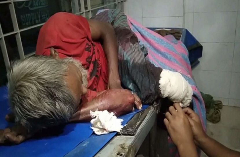 সাংবাদিকের বাড়িতে অতর্কিত হামলায় নিহত ১