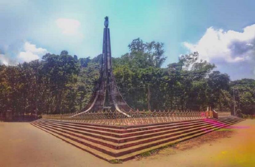 দু’বছর ধরে ফুলেল শ্রদ্ধা হচ্ছে না চবির শহীদ মিনারে