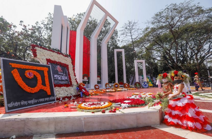 ভাষা শহীদদের প্রতি সাকিব-তামিম-মুশফিকদের শ্রদ্ধা