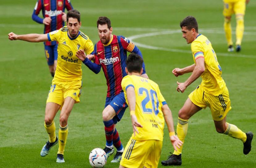 বার্সাকে ঠেকিয়ে দিল কাদিজ