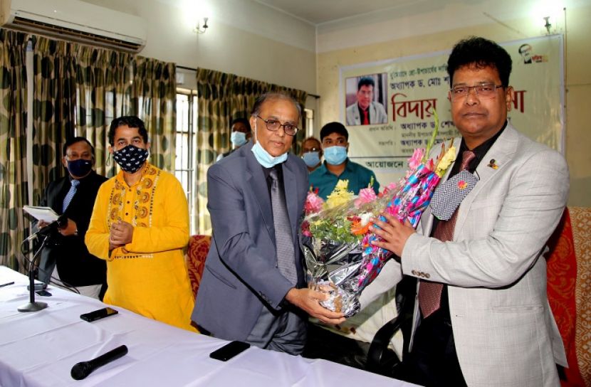 ইবি উপ-উপাচার্যকে বিদায়ী সংবর্ধনা 