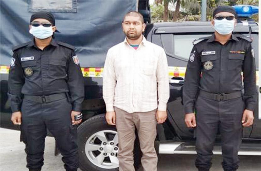 রিভলবার ও গুলিসহ আটক ১