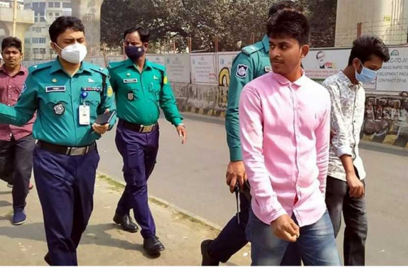 পরীক্ষার দাবিতে শাহবাগে আসা ১০ শিক্ষার্থী আটক