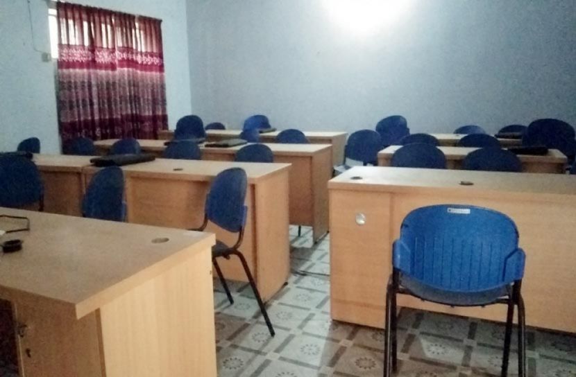 বিদ্যালয় থেকে ১১ ল্যাপটপ চুরি