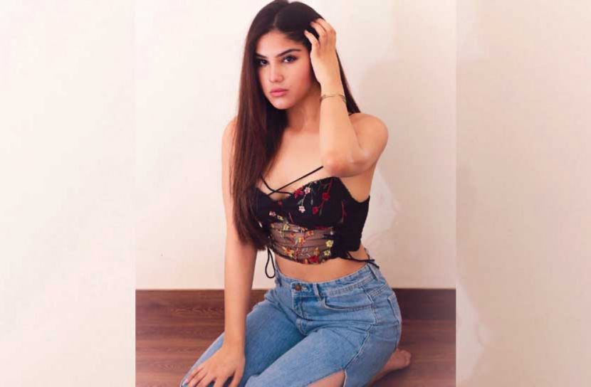 আবীরা যেন সানি লিওনের ফটোকপি